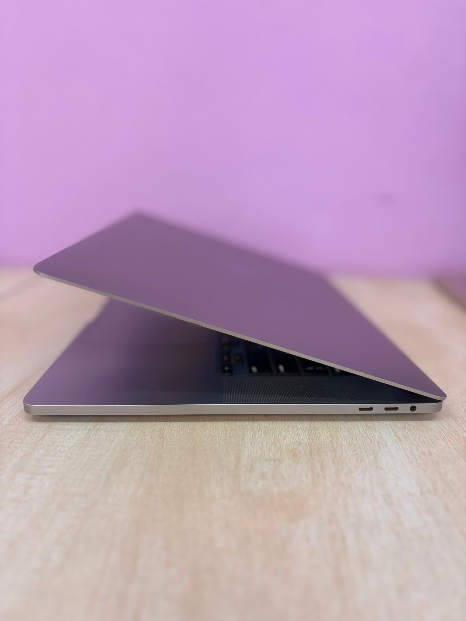 Pre Owned Macbook Pro A2141 | 16gb Ram 512GB NVMe SSD