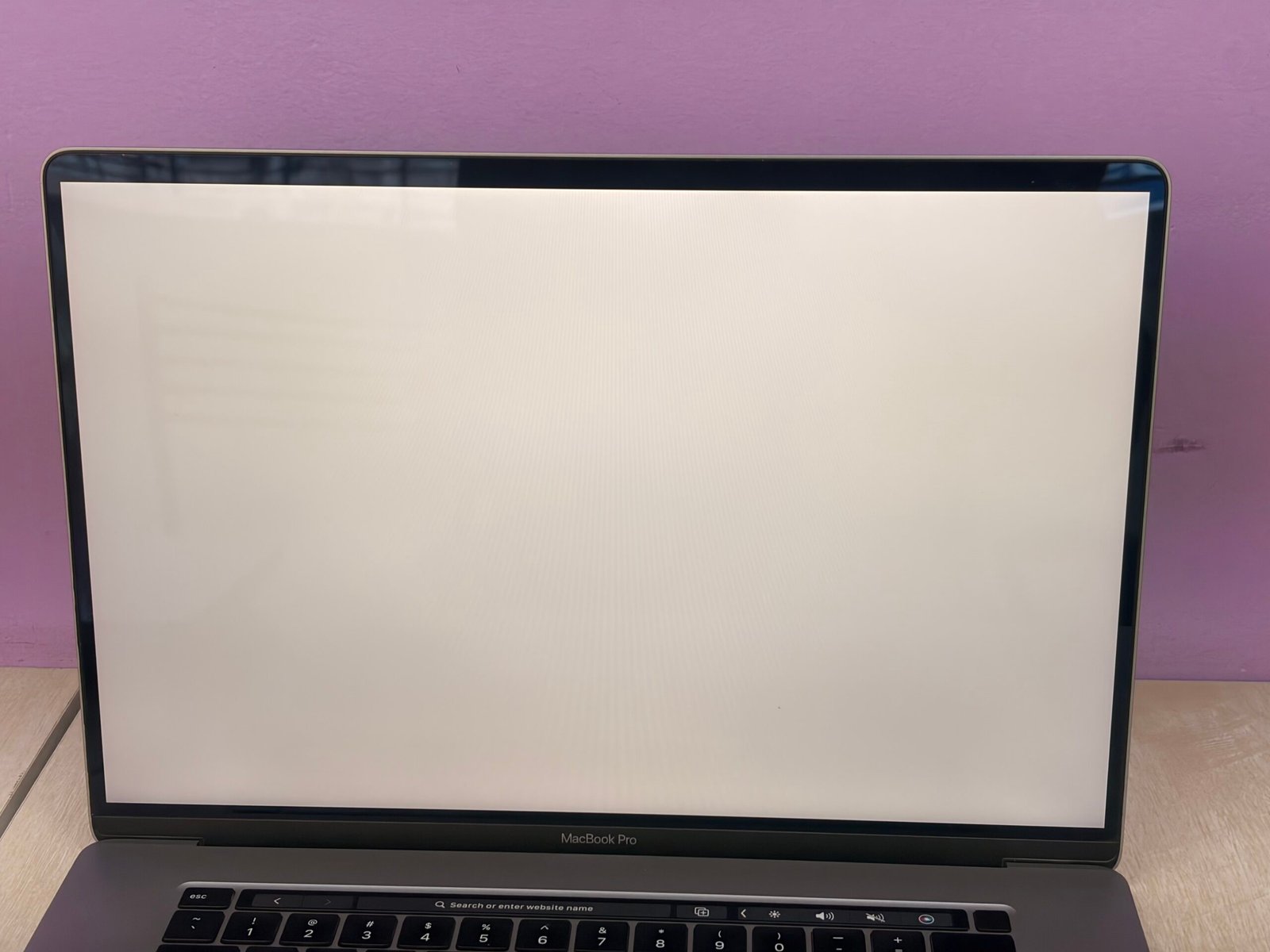 Pre Owned Macbook Pro A2141 | 16gb Ram 512GB NVMe SSD
